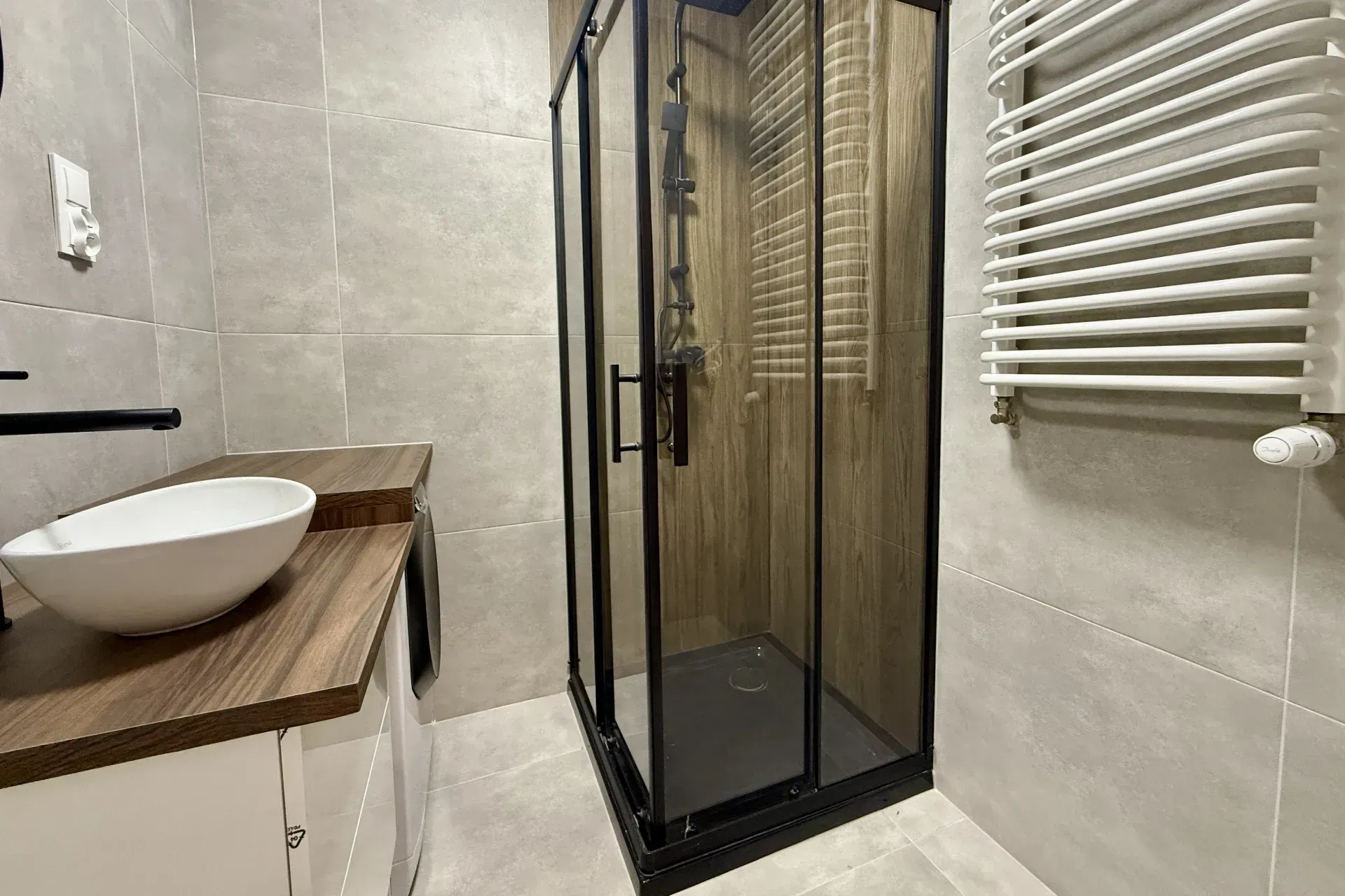 Szombierki - mieszkanie po remoncie - 4 pokoje 3