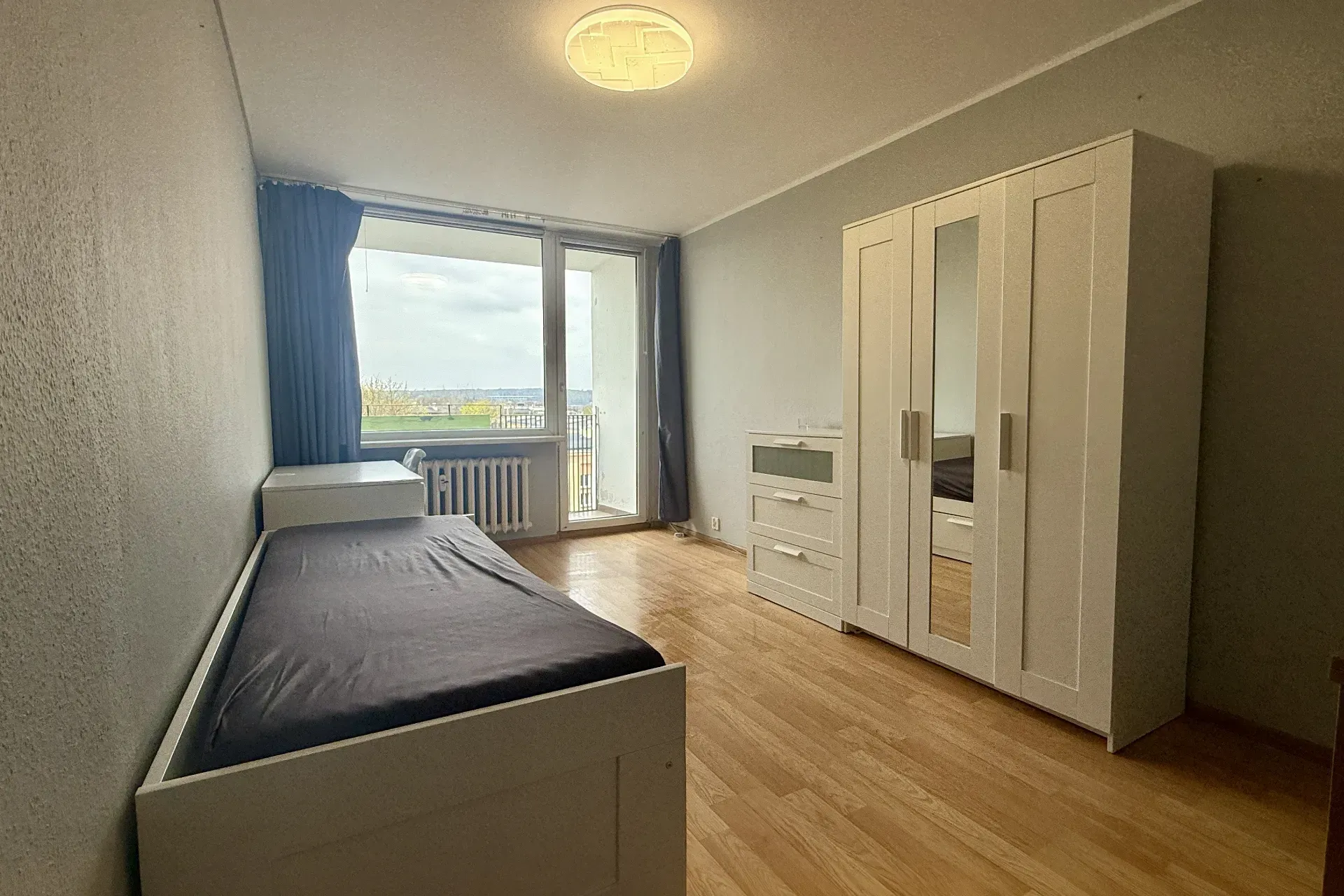 2 Pokoje Balkon CO miejskie do zamieszkania 8