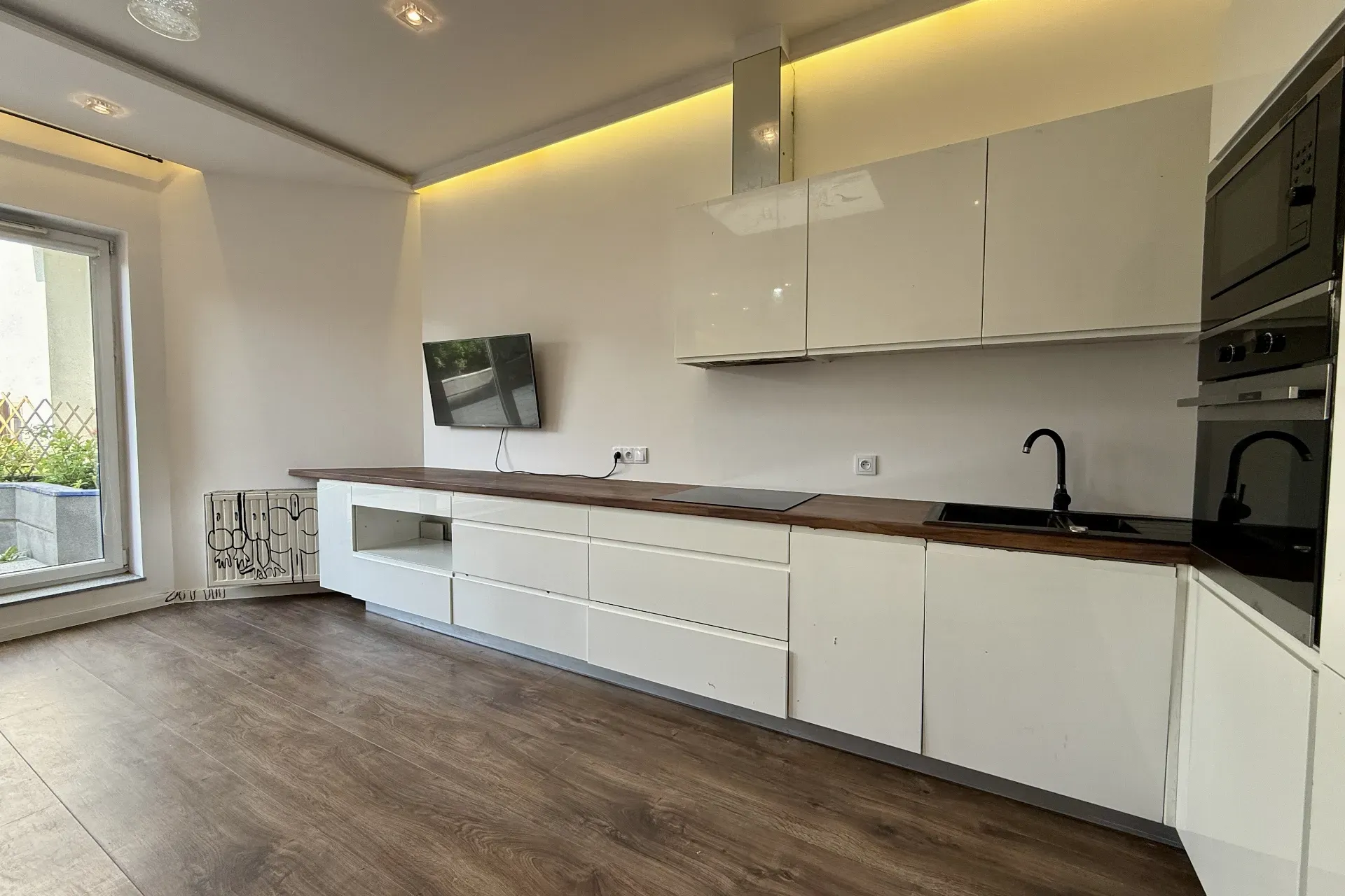 Tysiąclecia Kawalerka taras pełne wyposażenie 6