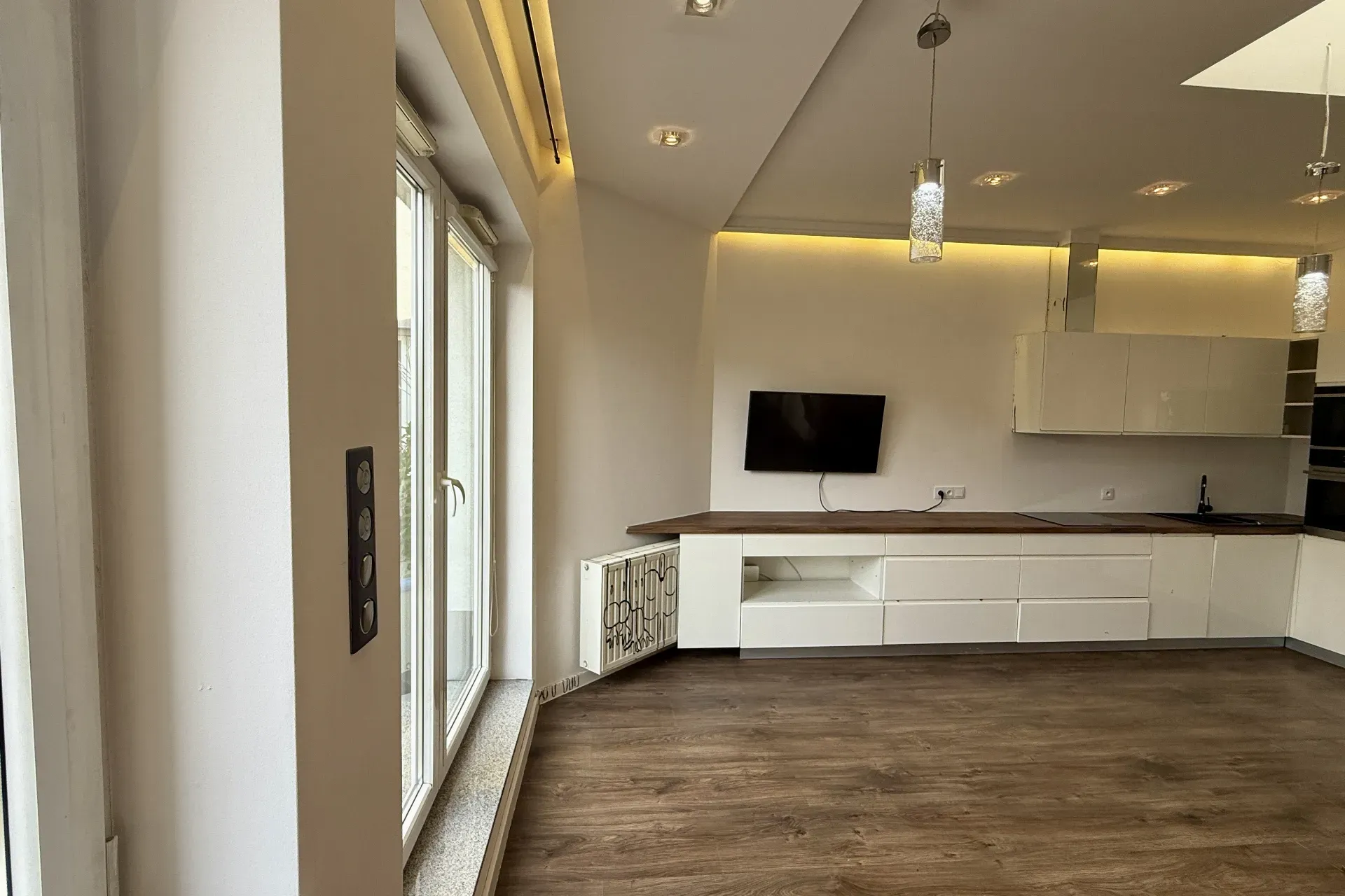 Tysiąclecia Kawalerka taras pełne wyposażenie 8