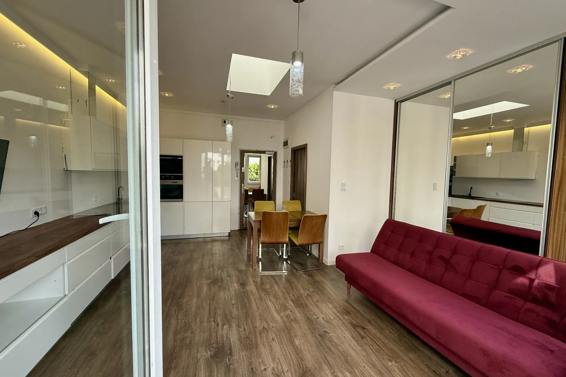 Tysiąclecia Kawalerka taras pełne wyposażenie 13