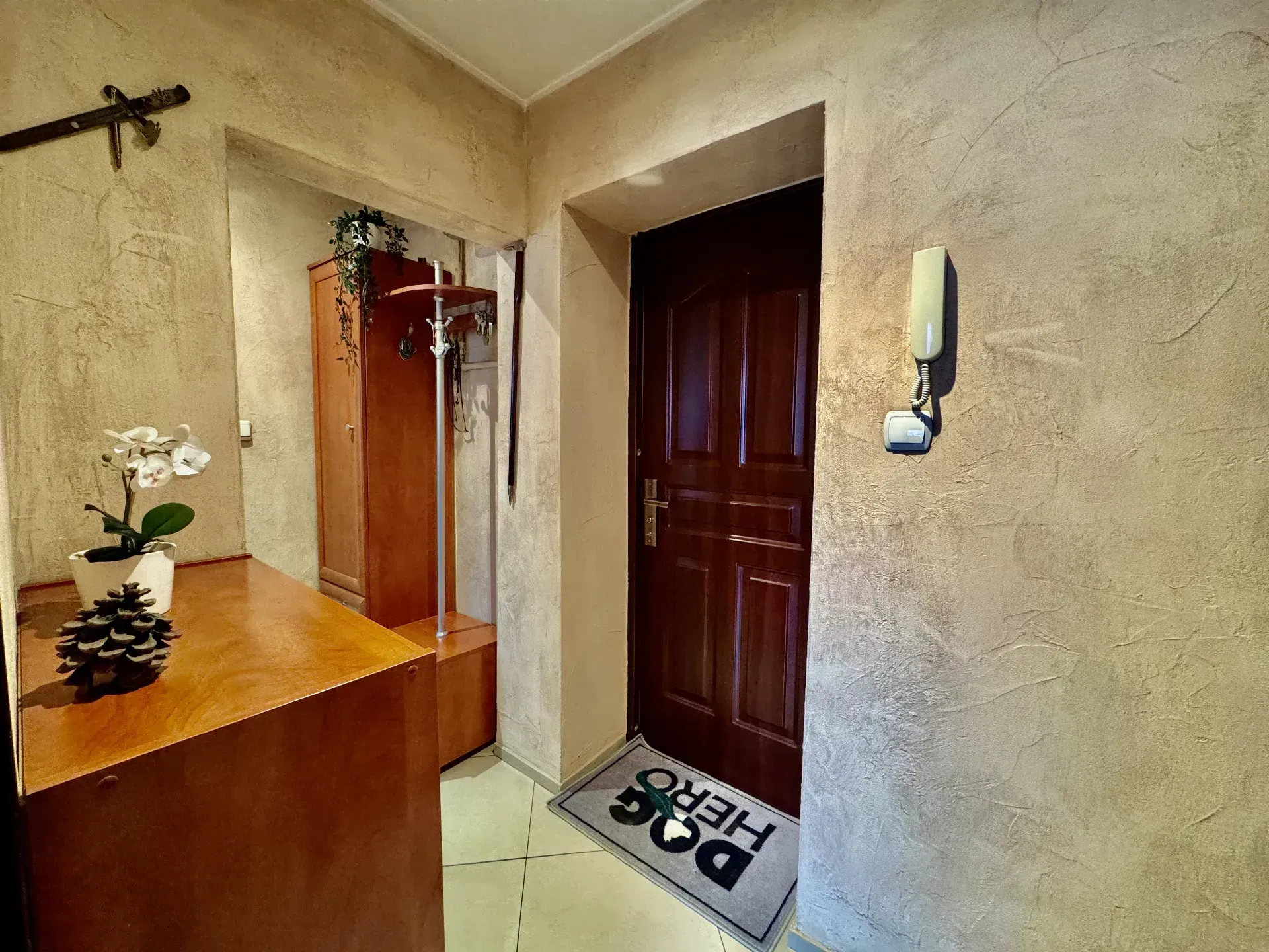 2 pokoje z miejscem parkingowym 17