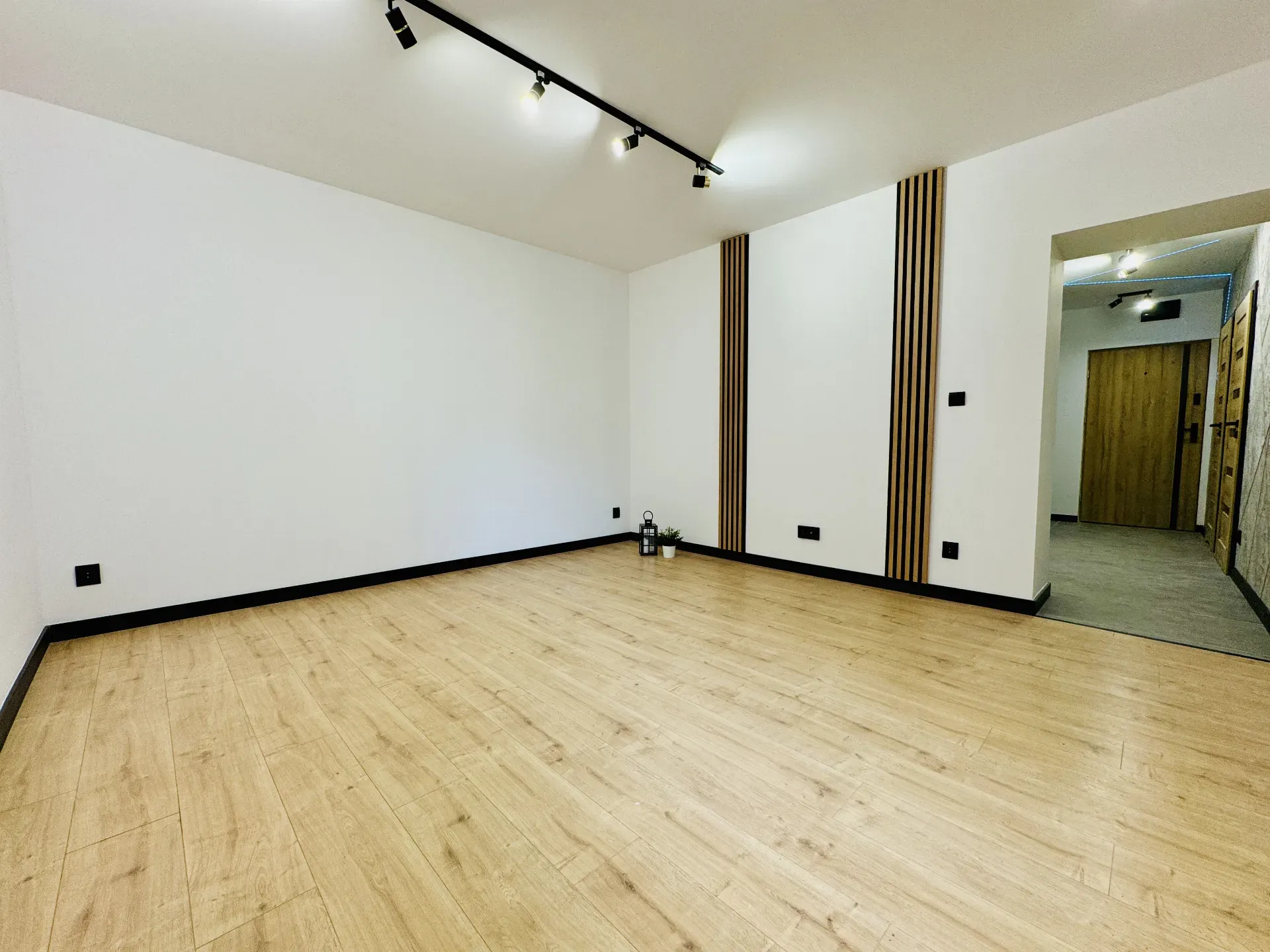 Piękne, wyremontowane 2 pokoje 13