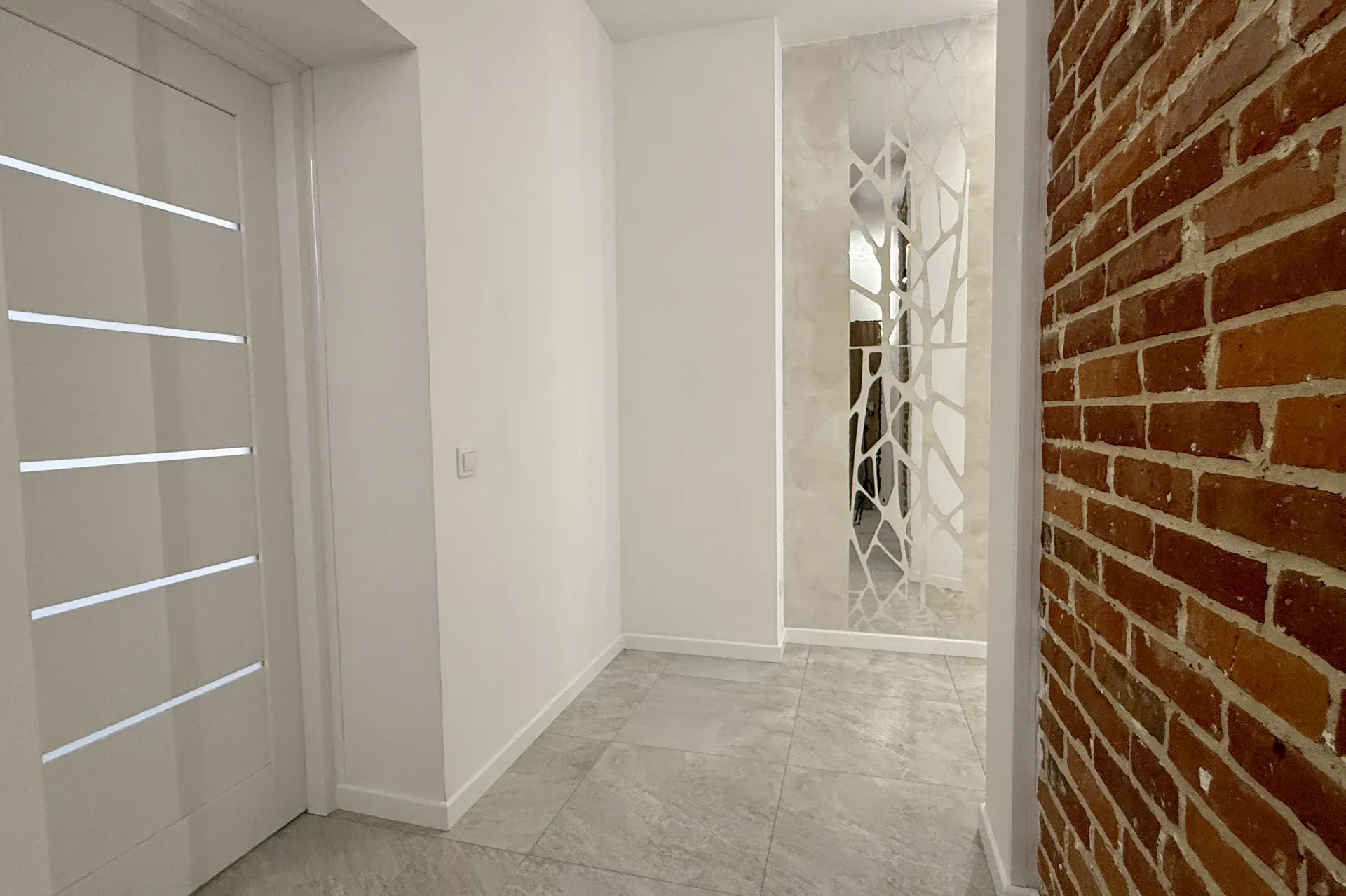 4 pokoje po generalnym remoncie i wysoki standard 9