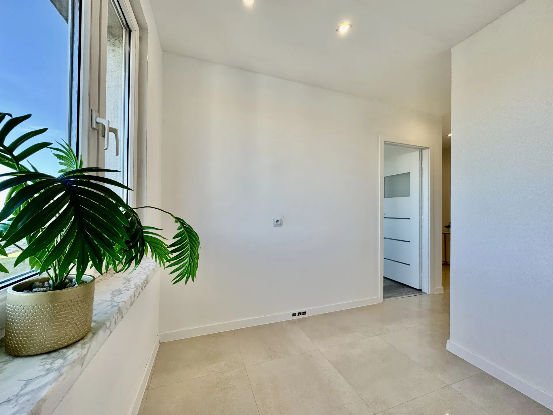 3 pokoje Po Remoncie z balkonem Od zaraz 12