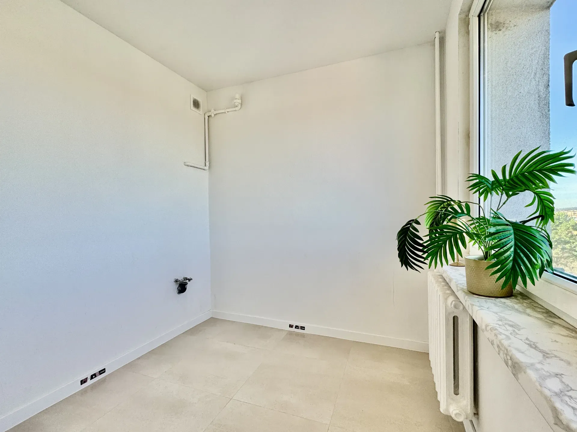 3 pokoje Po Remoncie z balkonem Od zaraz 14