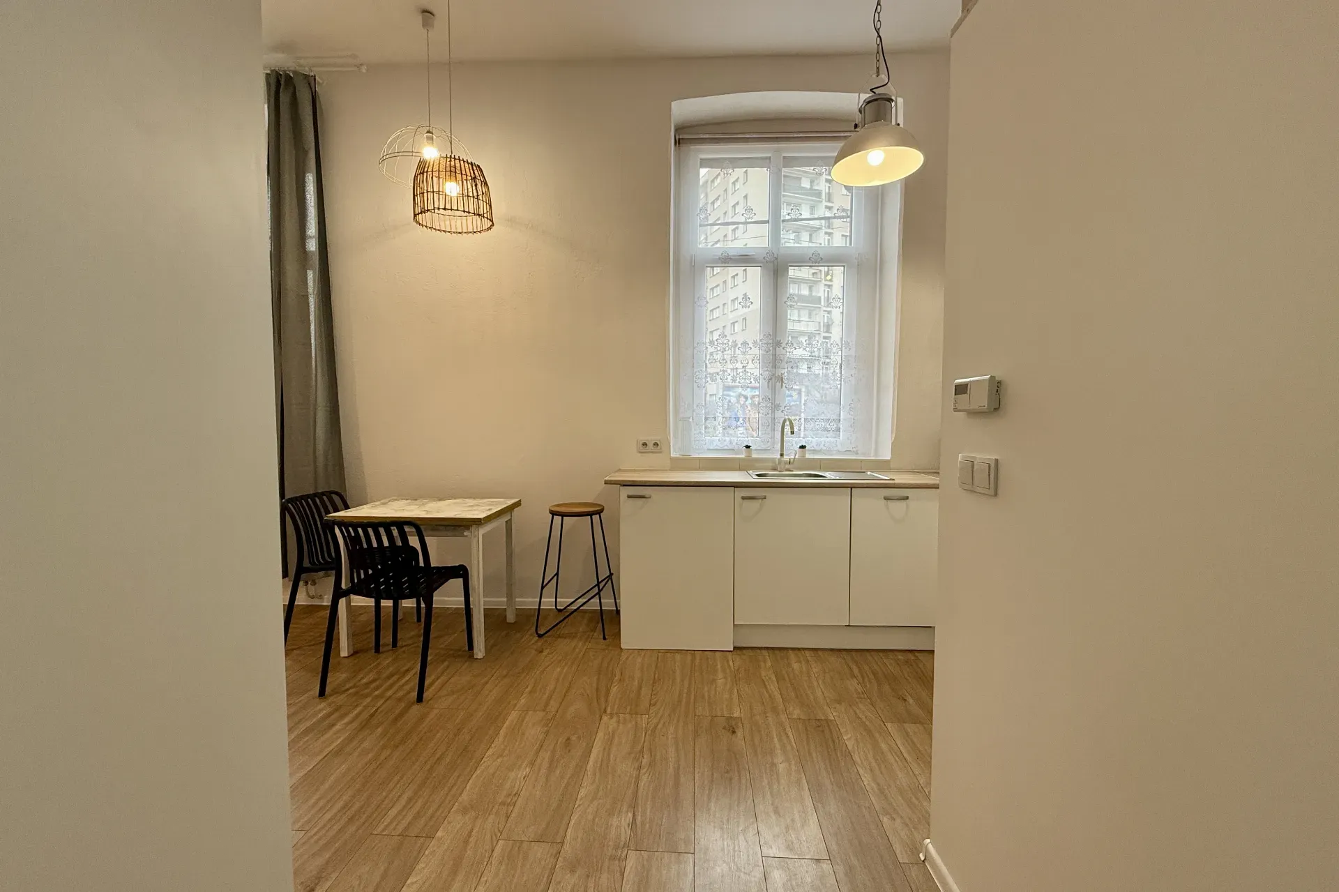 Nowoczesna kawalerka z antresolą Centrum 2