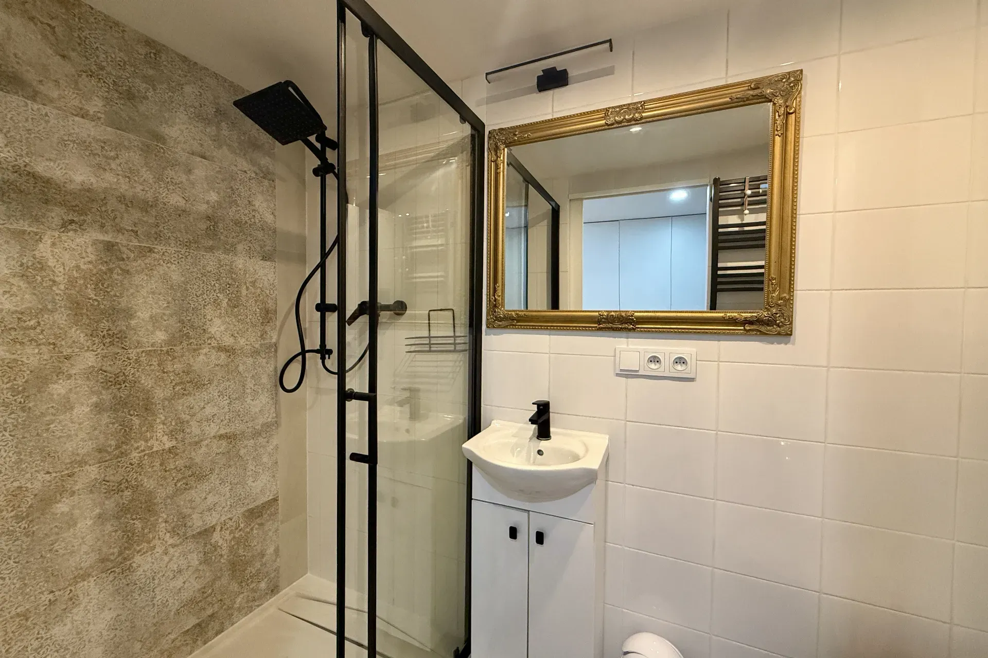 Nowoczesna kawalerka z antresolą Centrum 5